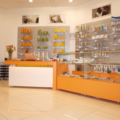 Moderni įranga kosmetikos parduotuvei